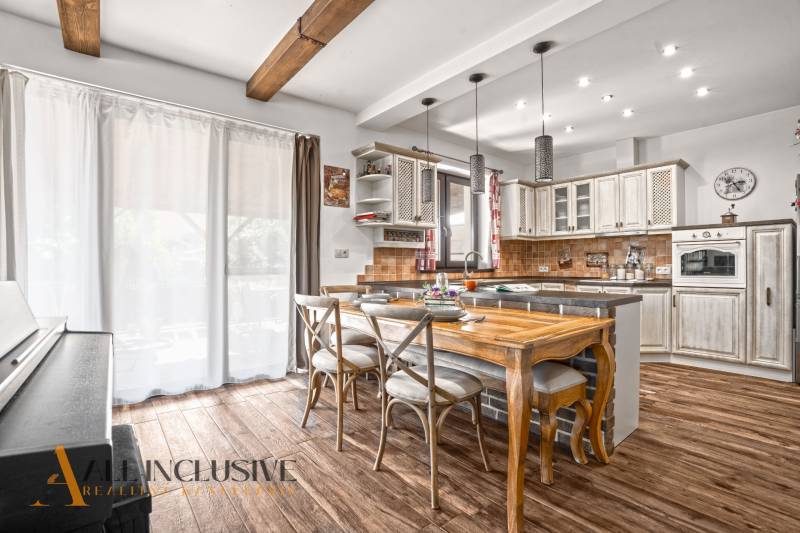 2 - 2025-10-07T112355.470.jpg