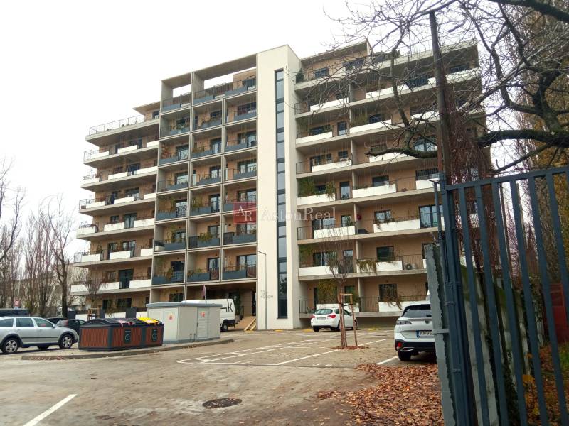 Apartment building on Vrbenského Street in the Bratislava - Krasňany area with a parking lot.