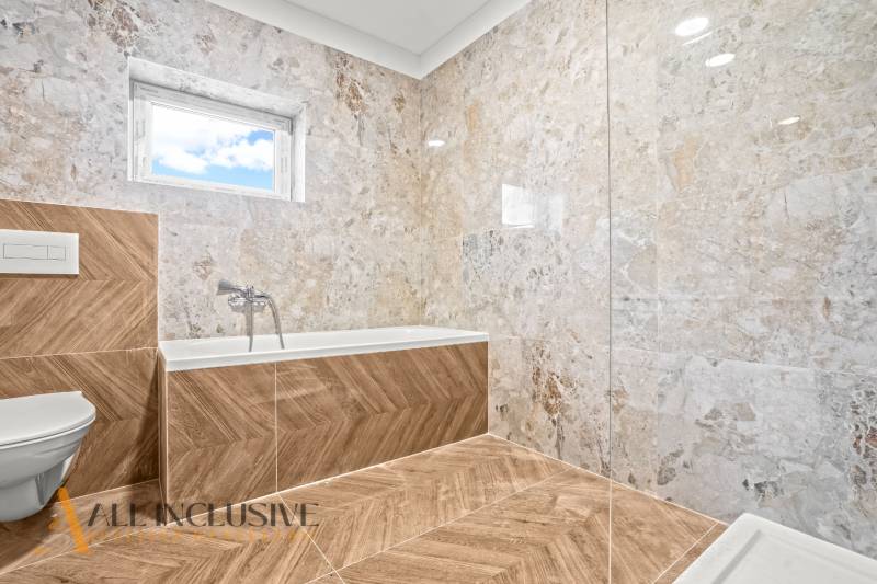 17 - 2025-10-27T101205.101.jpg