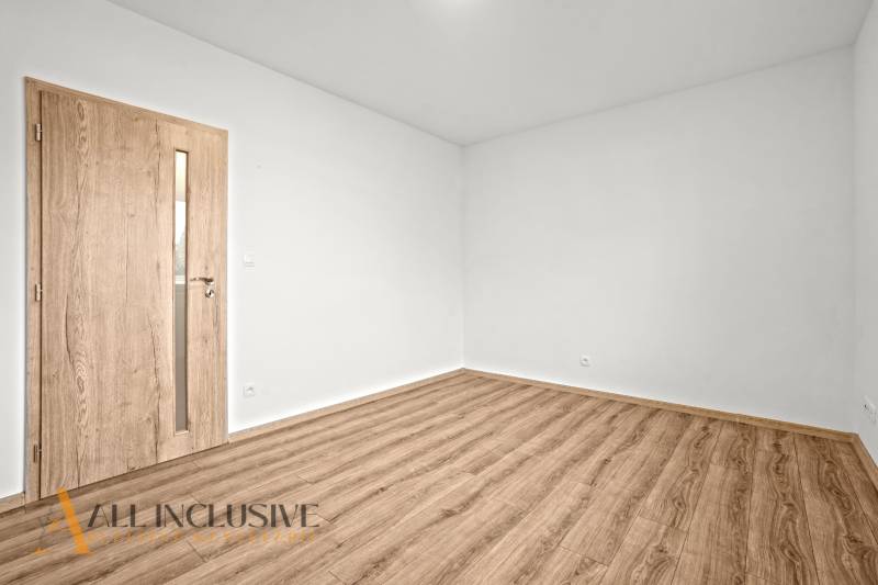 12 - 2025-10-27T101215.629.jpg