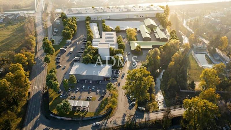 PHOTO-2025-12-18-18-45-58 (1).jpg