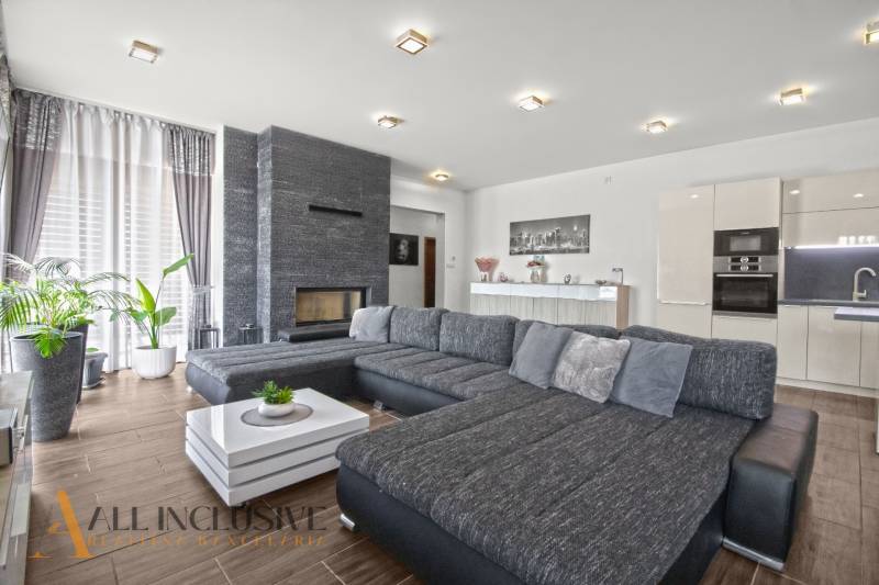 4 - 2025-08-07T153715.303.jpg