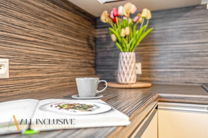 9 - 2025-11-11T110713.450.jpg