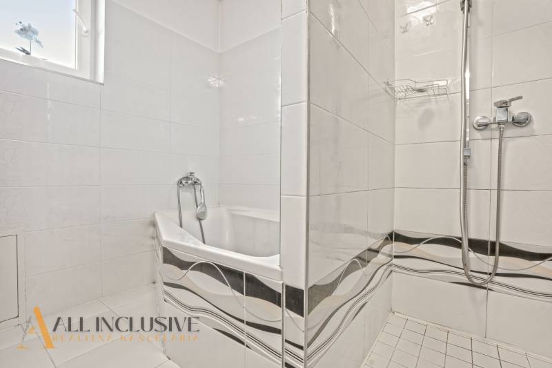 18 - 2025-11-11T110700.196.jpg