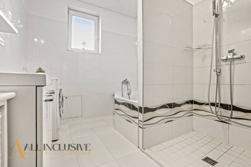 17 - 2025-11-11T110701.593.jpg