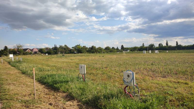 The construction of houses on Krížna Street in Palárikovo shows an unused building area.