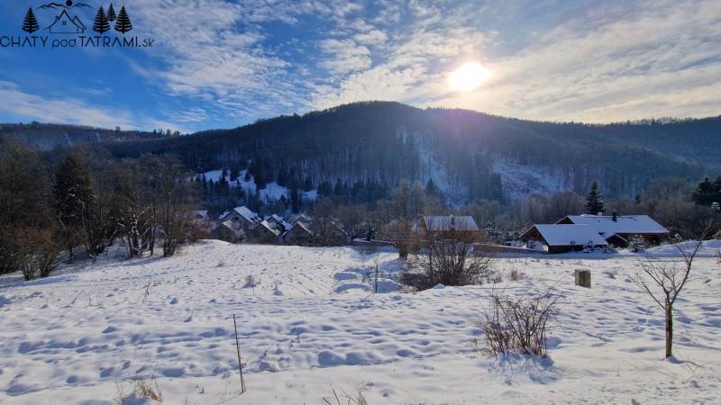 Snowy landscape with a mountain at Recreational Grounds, Fongrub, Mýto pod Ďumbierom.