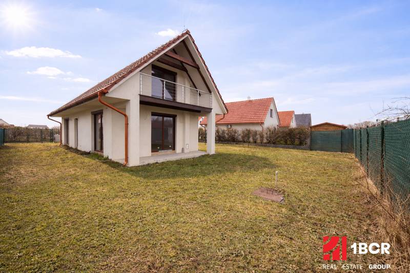 A family house on Záleská Street in Most pri Bratislave with a spacious garden.