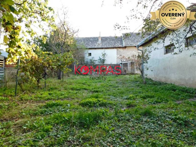 Garden and older buildings in the commercial premises of Vígľašská Huta-Kalinka.