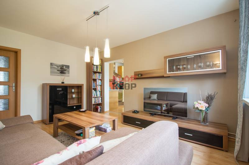 Pozrite si PRÍJEMNÝ 2i byt so ZARIADENÍM, LODŽIOU a KLIMATIZÁCIOU