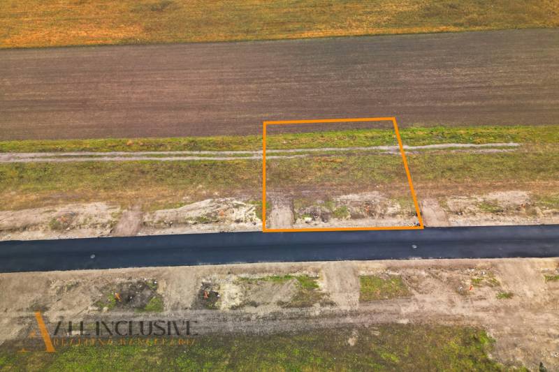 Land for sale near Amadeho Kračany, Kostolné Kračany, designated for residential use.