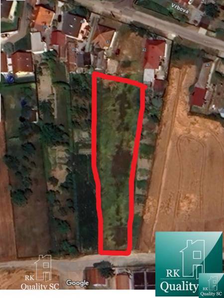 A plot on Vrbová Street in Jelka outlined in red, suitable for living.
