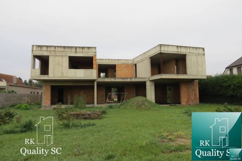 Unfinished construction of a family house in Kráľová pri Senci - Záhumenská in Senec.