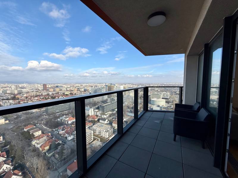 View from the balcony of a 3-room apartment to the panorama of Bratislava - Old Town, Súkennícka.