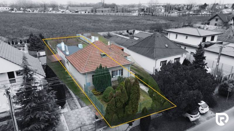 Family house on a plot on Hlavná Street in Kráľová pri Senci, Residential land.