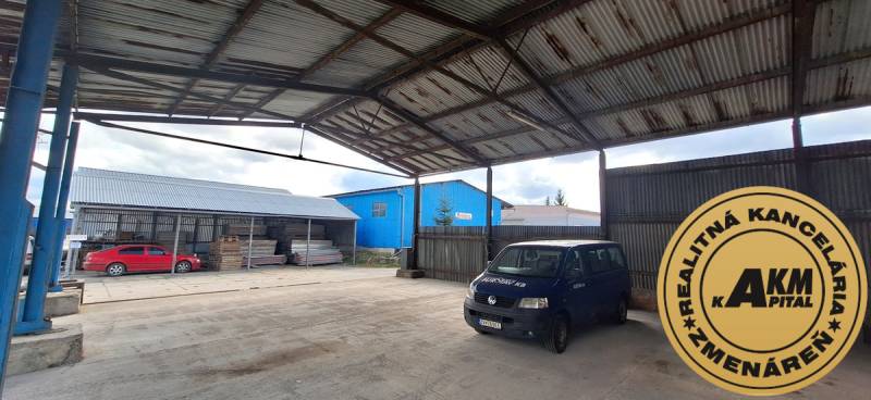 Open storage area on Lieskovská cesta in Zvolen with parked vehicles.
