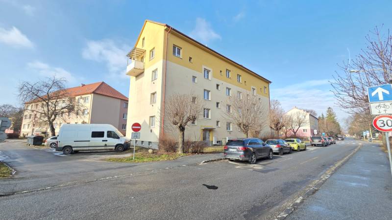 Taras Shevchenko Street in Prešov with an apartment building offering a 2-room apartment.
