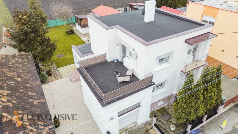 4 - 2025-12-18T152346.464.jpg