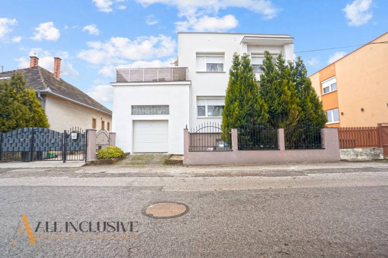 1 - 2025-12-18T152353.416.jpg