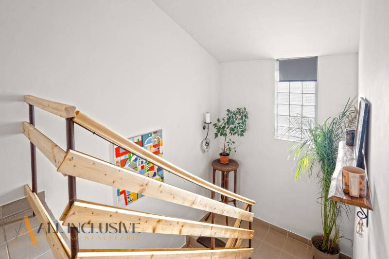 16 - 2025-11-10T113554.138.jpg