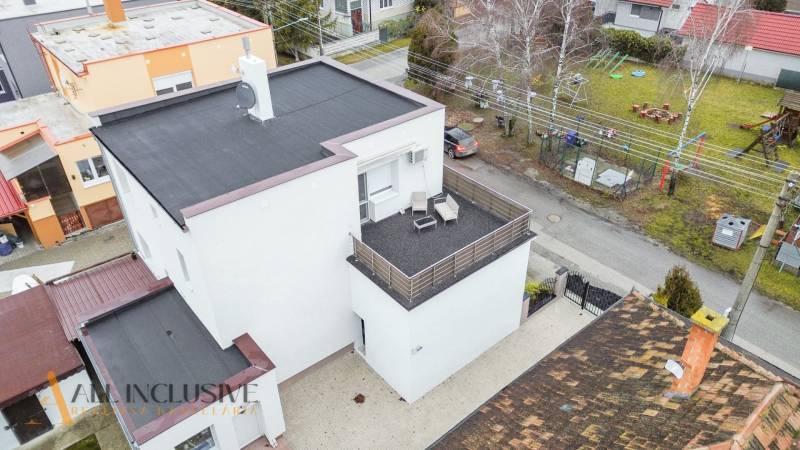 5 - 2025-12-18T152354.484.jpg