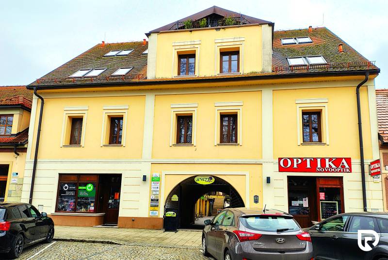 The building with glasses on Potočná Street in Skalica also offers 2-room apartments.