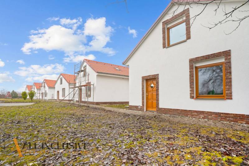 4 - 2025-12-31T095712.607.jpg