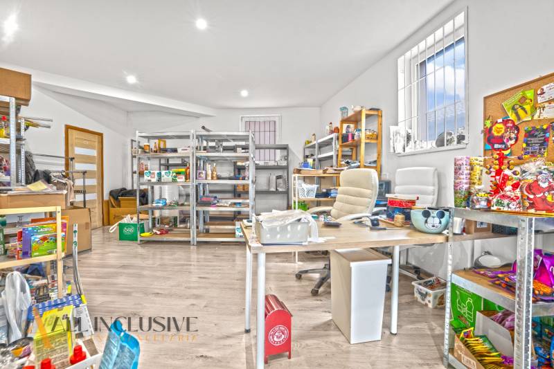 4 - 2025-12-16T142842.885.jpg