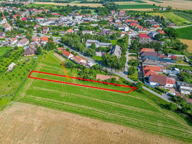 Aerial photograph of gardens in Košúty on Kosuty Street with a marked parcel.