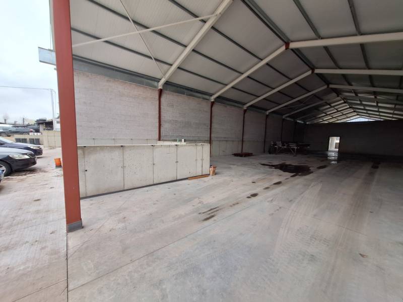 Industrial facility with an open interior, Strojnícka, Prešov, suitable for warehouses and halls.