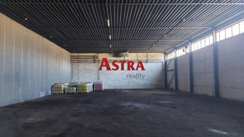 A large warehouse with a high ceiling in Warehouses and Halls, Košice - Juh district.