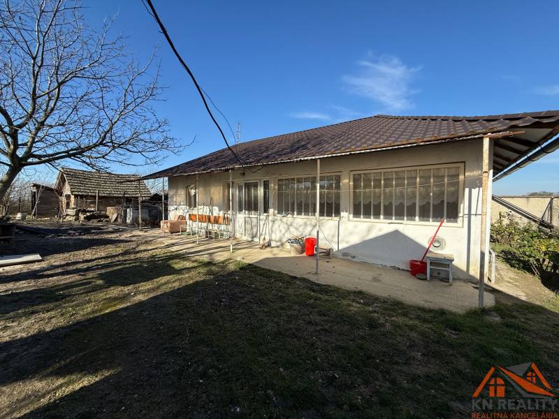 A family house on Cintorínska Street in Svätý Peter, intended for living.