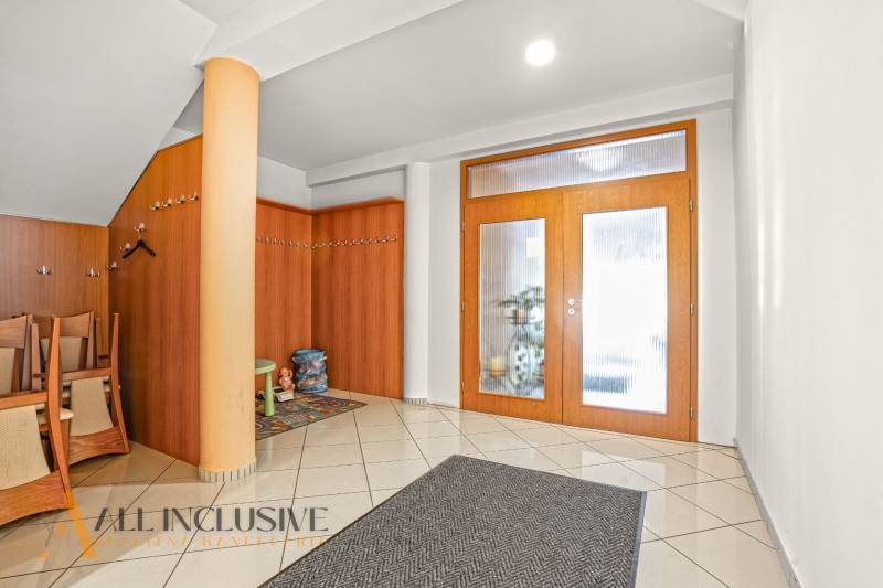 13 - 2025-09-22T100207.624.jpg