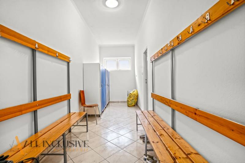 17 - 2025-12-09T103214.504.jpg