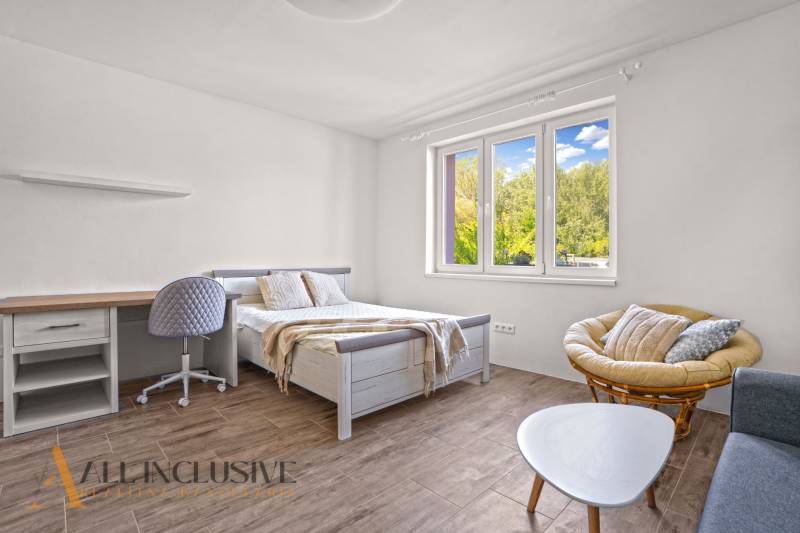 9 - 2025-08-11T142814.083.jpg