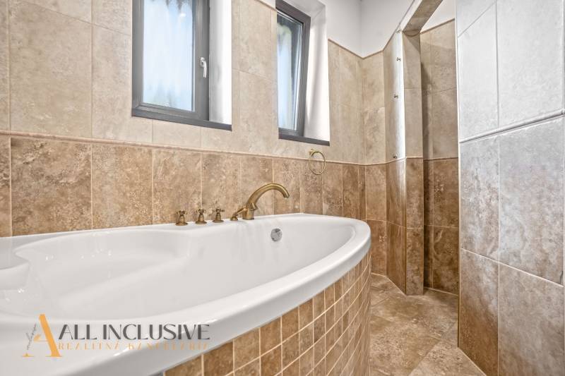 16 - 2025-10-07T112336.229.jpg