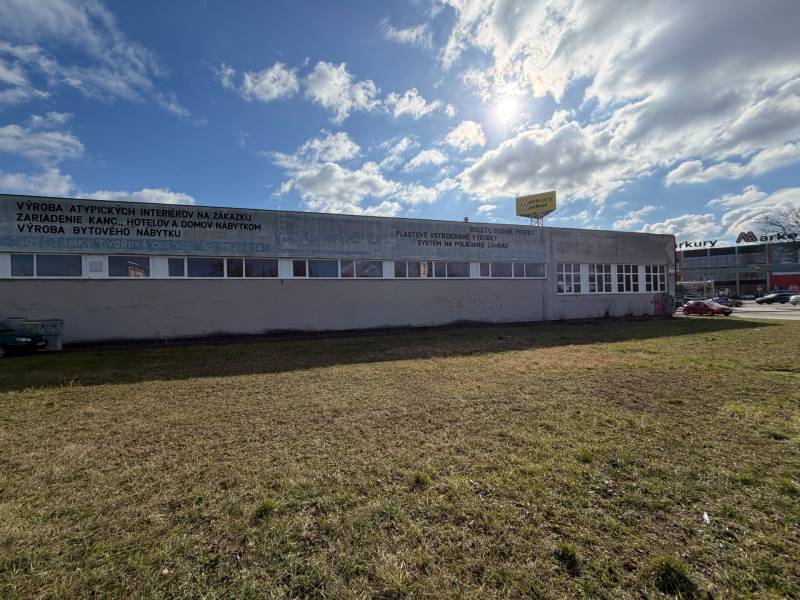 Building in Nové Zámky on Nové Zámky street, category Warehouses and Halls.