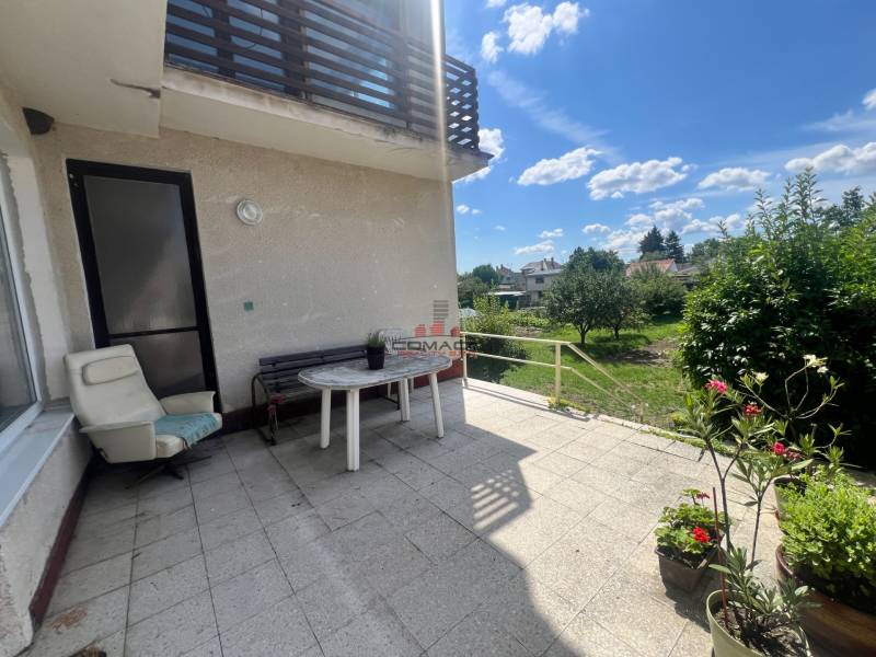 A family house on Tálová Street in Veľké Orvište with a terrace and a garden for a sunny day.