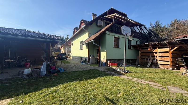 A family house in Lutila with a courtyard, shelter, and garden.
