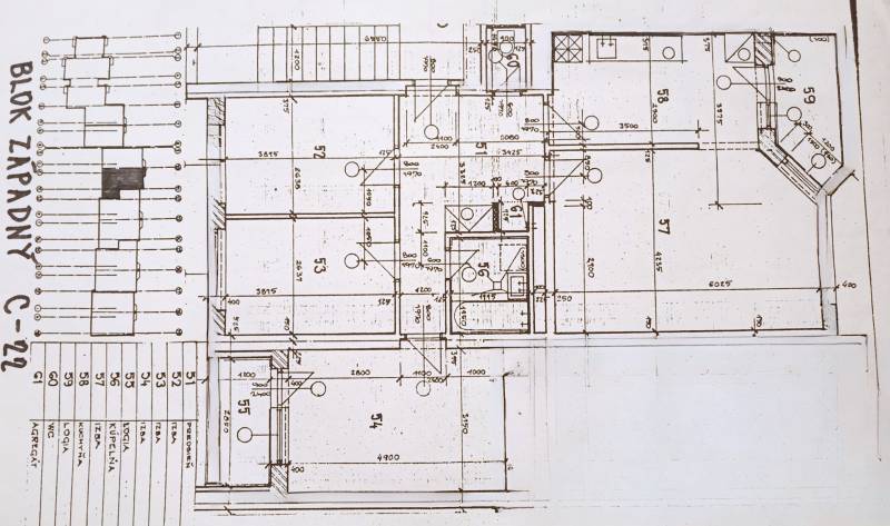 Floor plan of a 4-room apartment with room details and dimensions.