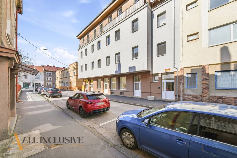 Street in Nové Zámky, where there is an apartment building with 3-bedroom apartments.