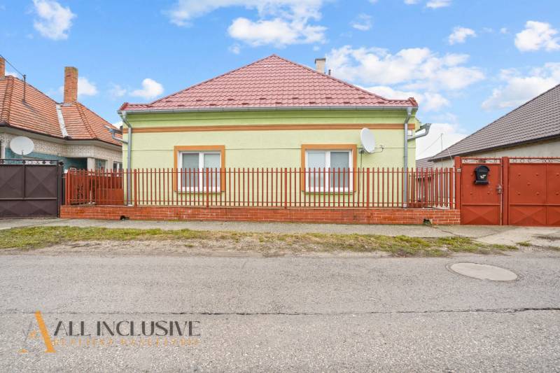 1 - 2025-12-15T125622.598.jpg