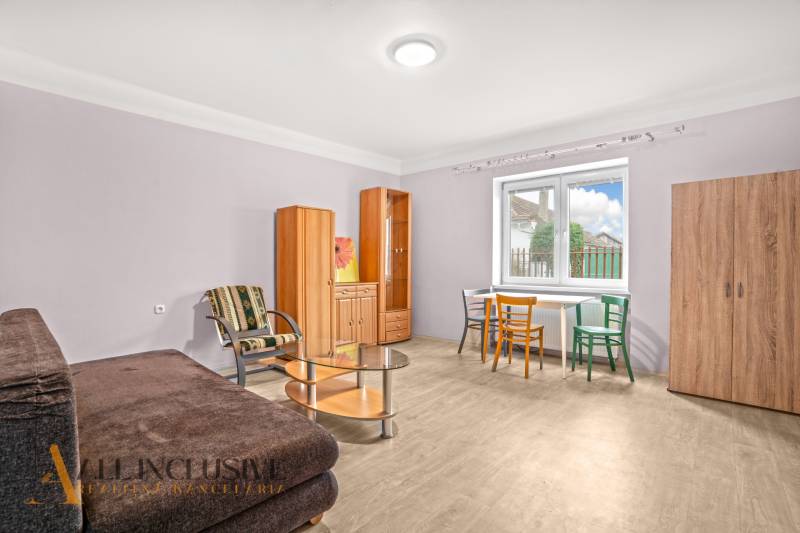 12 - 2025-12-15T125549.309.jpg