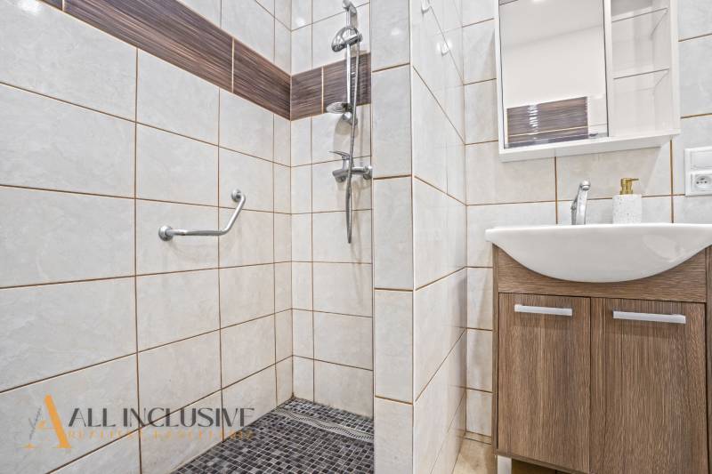 11 - 2025-12-15T125552.423.jpg