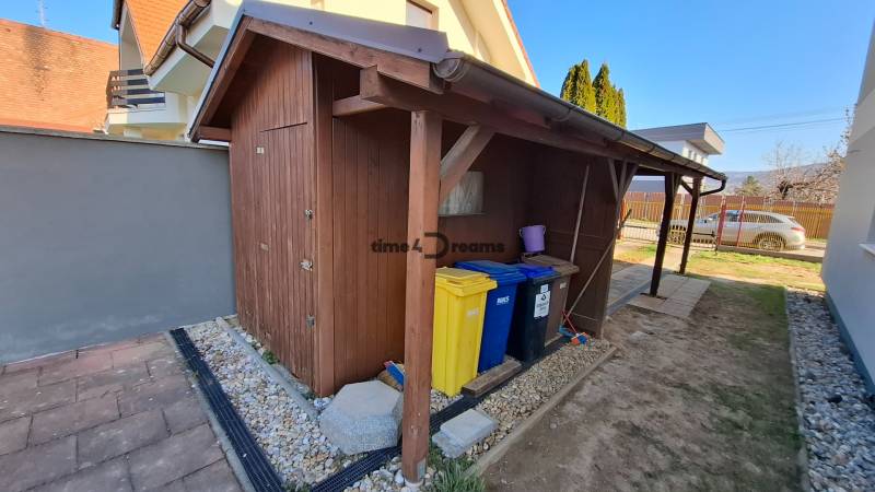 A wooden garden house in the yard of a 3-room apartment on Nitrianska Street in Nitra.