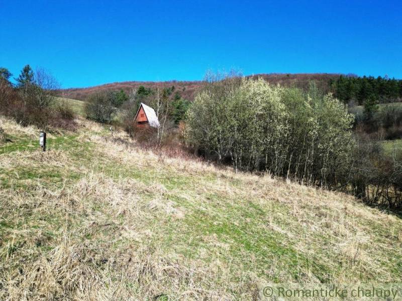 Cottage in the natural environment of Vydrná, surrounded by greenery and hills, Land - residential.