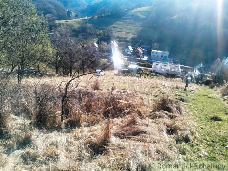 Plots - living in picturesque Vydrná with views of the village landscape and nature.