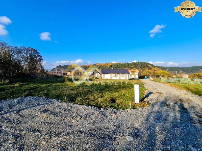 Plots - housing in Markušovce with a view of the surrounding nature and unfinished houses.