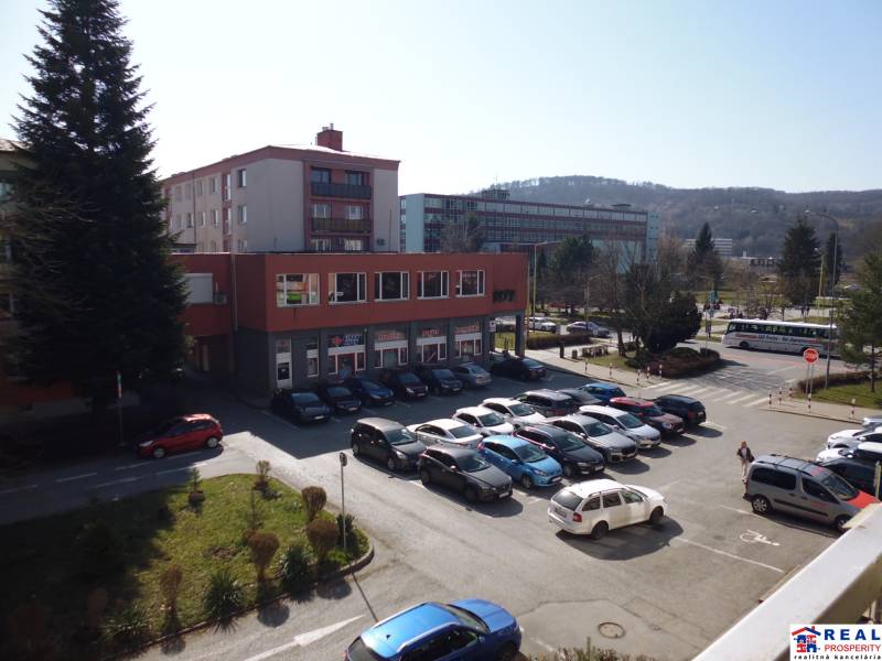Building and parking lot on 17. novembra Street in Prešov, suitable for a 1-bedroom apartment.