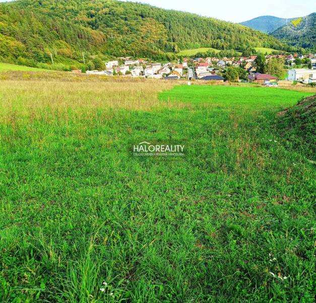 Green landscape in Margecany, suitable for residential plots, surrounded by forests.